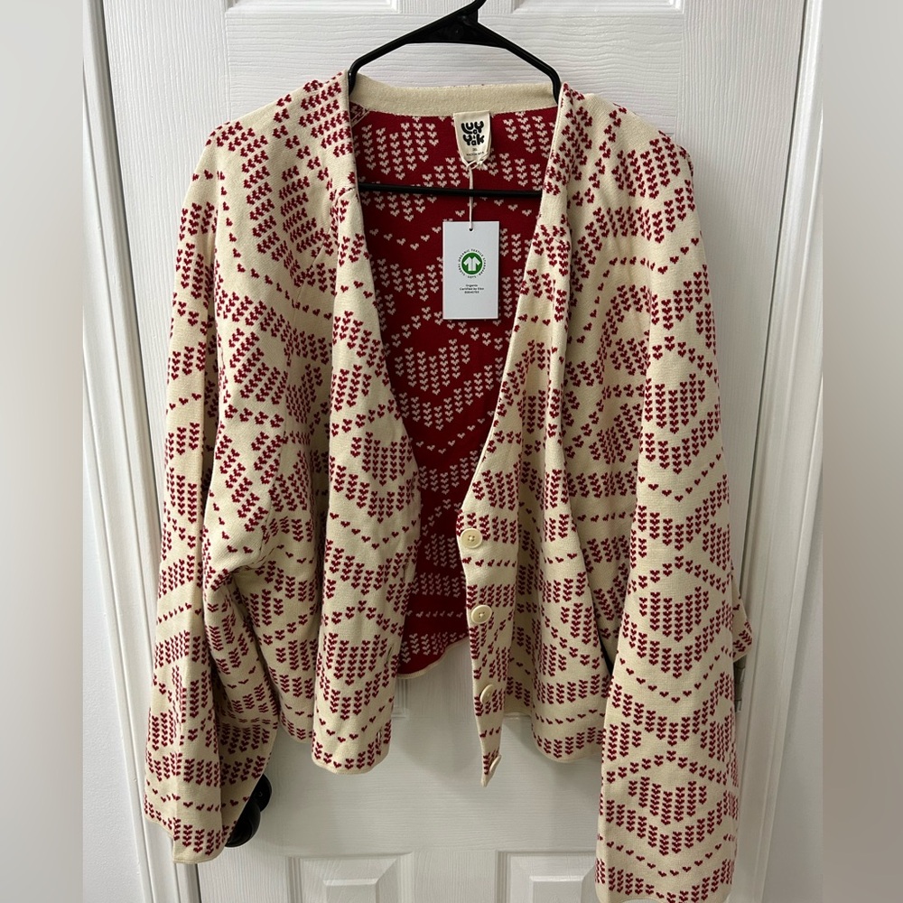 Lucy and Yak Robyn - V-Neck Cotton Cardigan in Heart Argyle - Picture 2 of 4